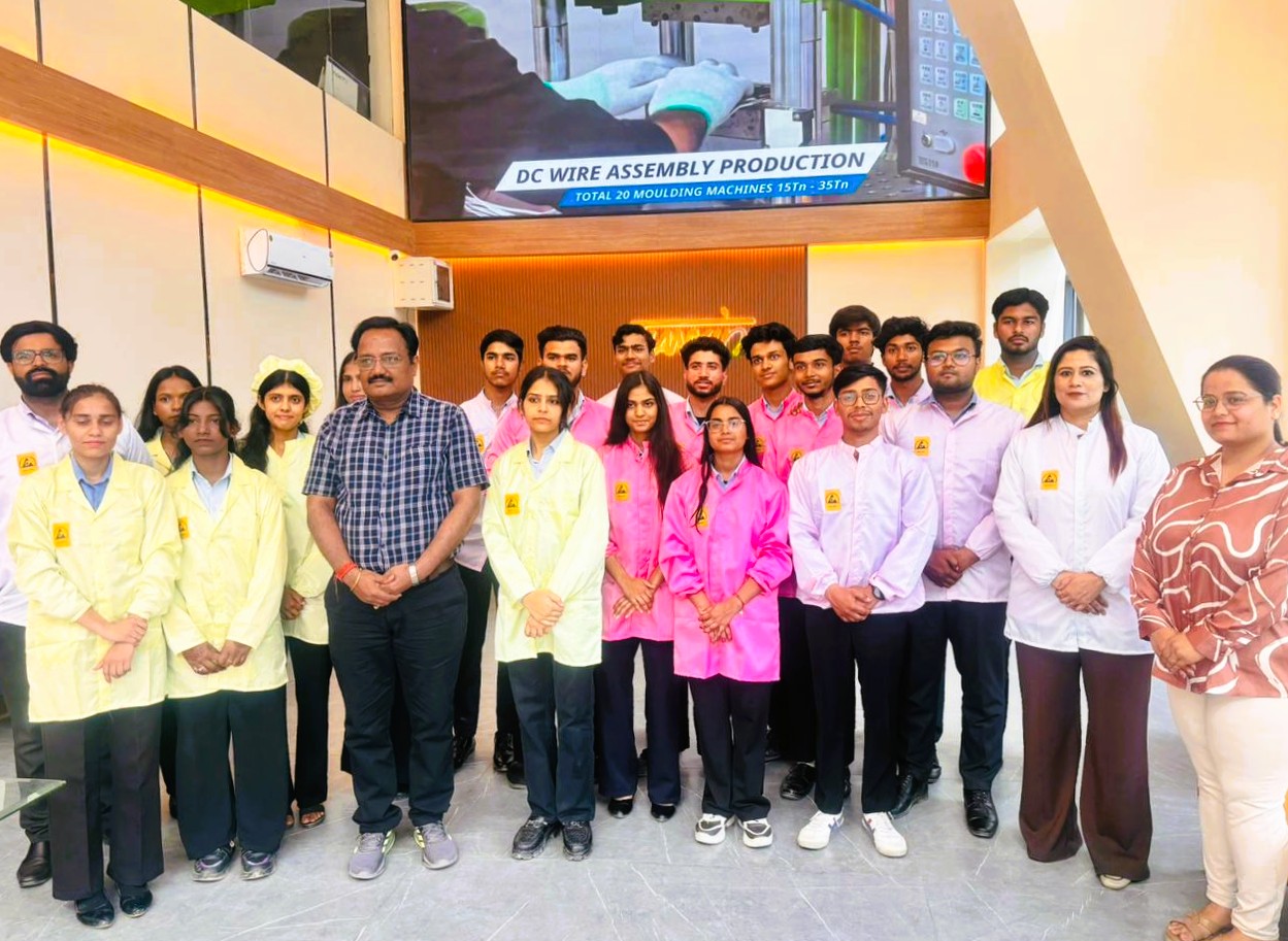 Ishan IIMT Greater Noida BBA students during educational industrial exposure visit. front