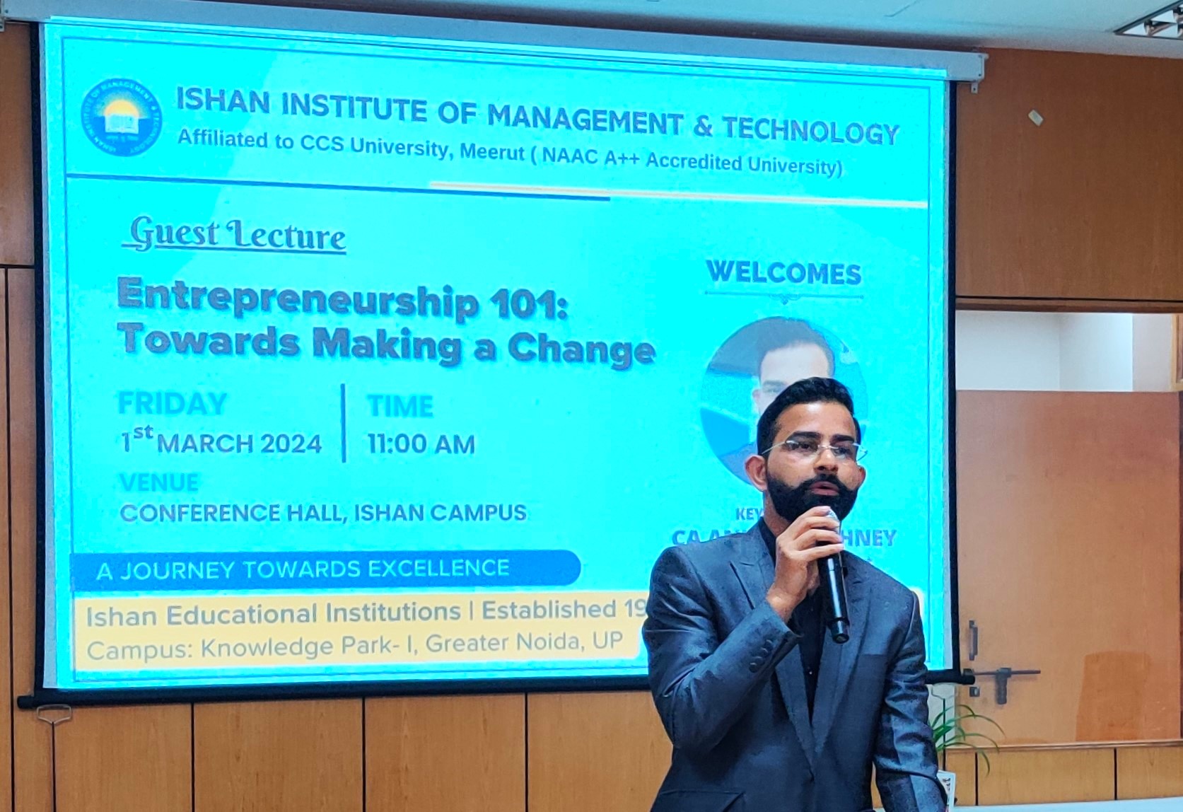Ishan IIMT BBA students learning entrepreneurship through inspiring expert lectures. front