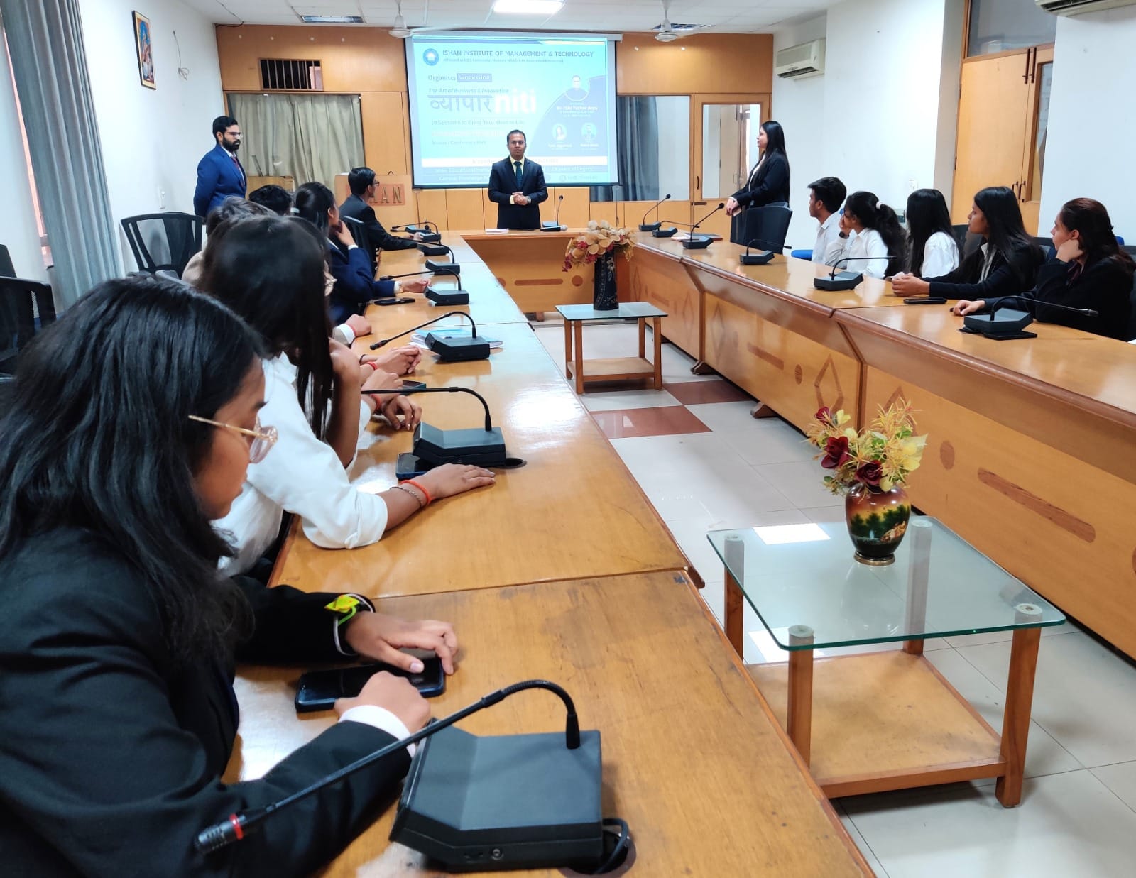 Vyapar Niti: The Art of Business and Innovation - Photo 4